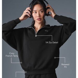 ALO Yoga Black Accolade 1/4 Zip Pullover